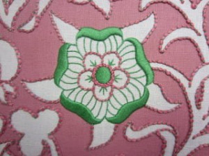 The edges and the centre of the Rose are Padded Satin Stitch. @StitchIdyllic